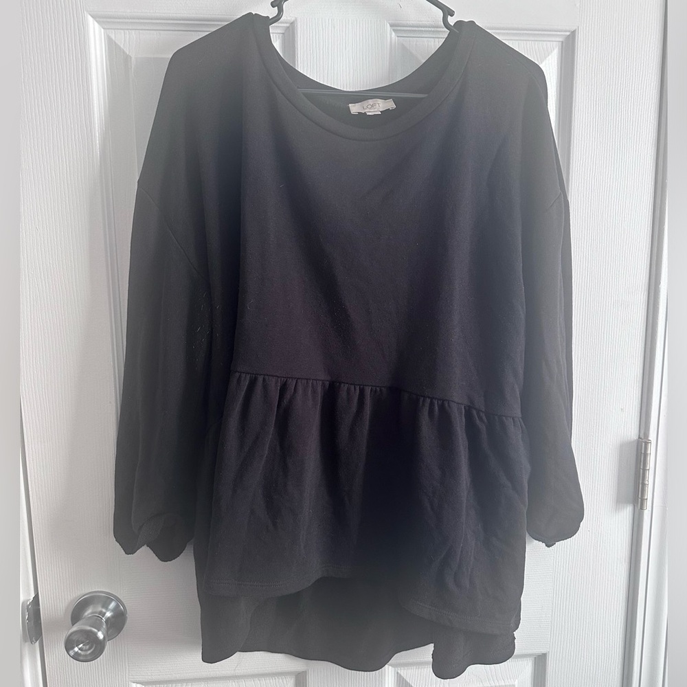 Black, LOFT outlet top. In great condition!